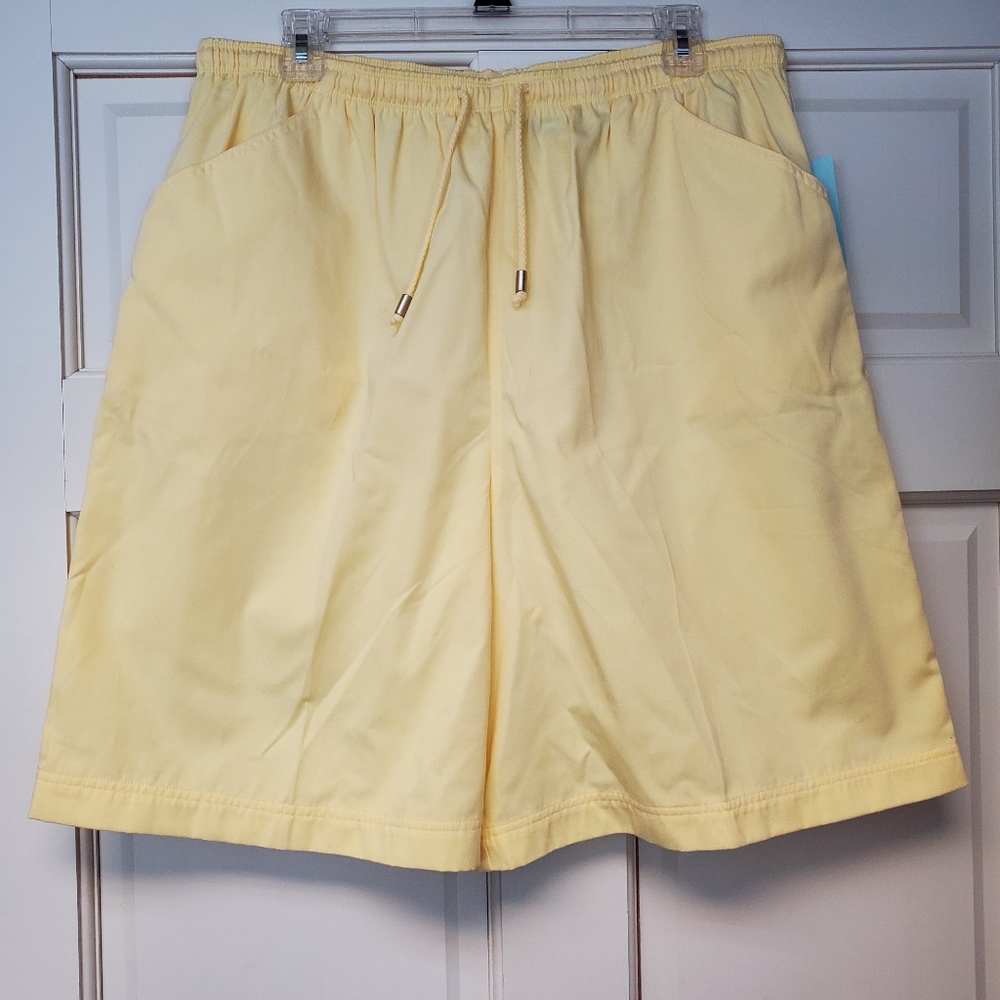 Deadstock 90s pastel butter yellow shorts